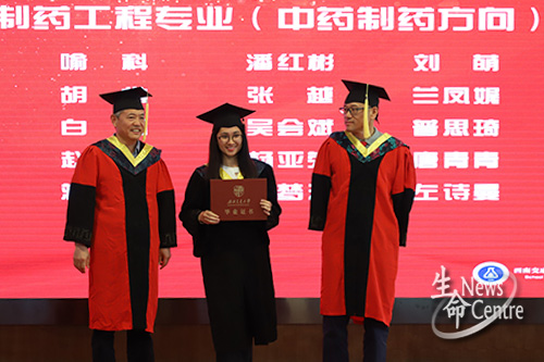 DB0F08CD252CAAA2153216809B0_7446193F_1B453.jpg